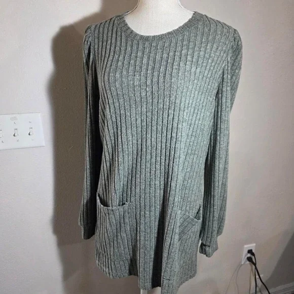 Green Ribbed Sweater - Picture 1 of 7